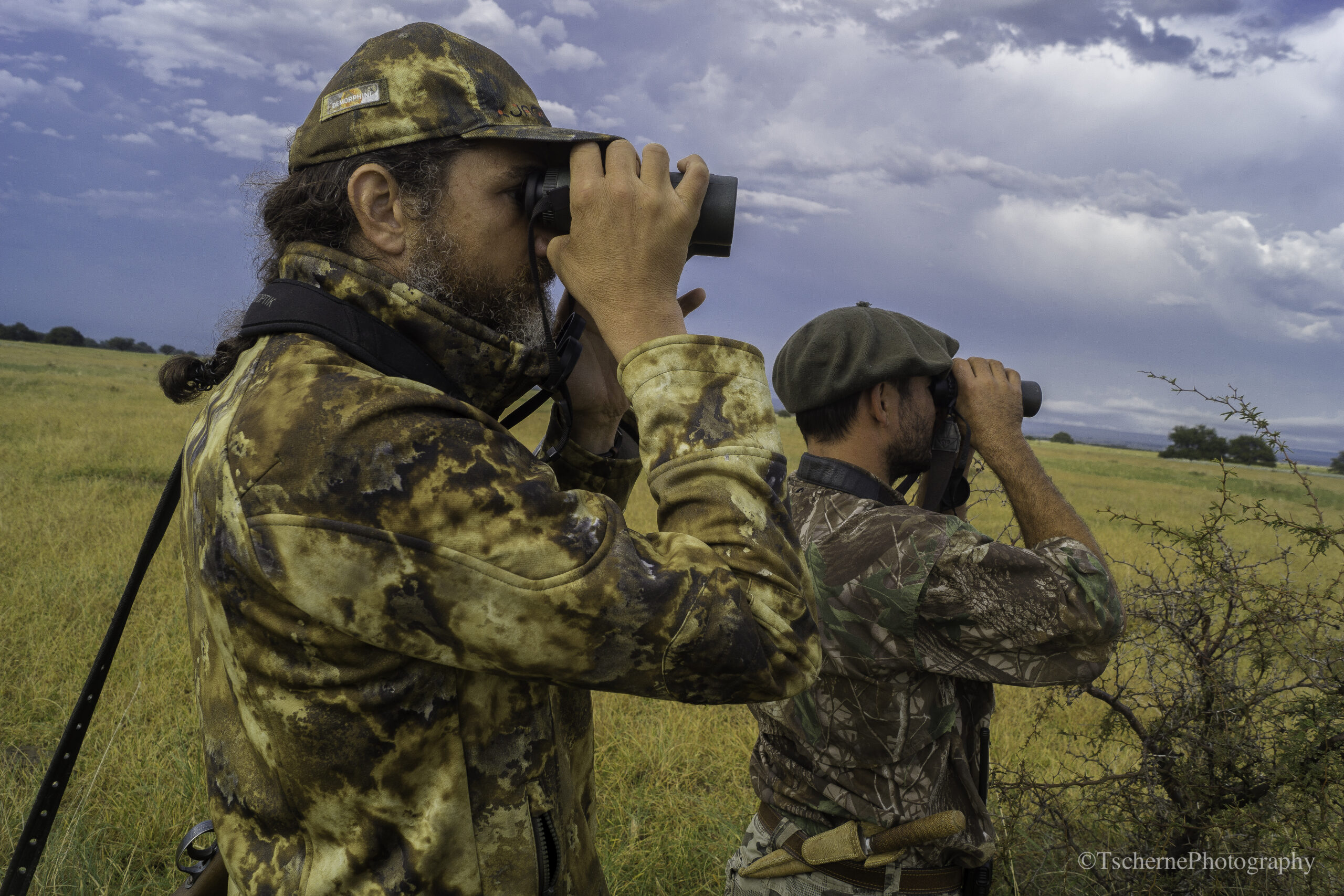 Guides with binoculars